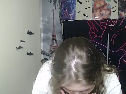 Snapshot of StrangerGi chatting on 11.22.25 StrangerGi online show from 11.22.25