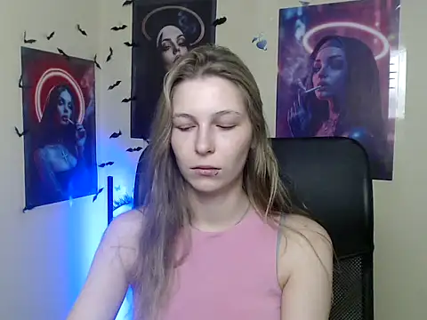 Snapshot of StrangerGi chatting on 05.19.26 StrangerGi online show from 05.19.26