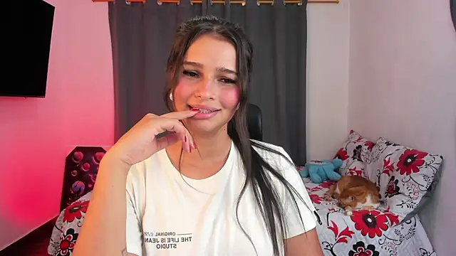 Snapshot of Abby_Parker1 chatting on 10.10.25 Abby Parker1 online show from 10.10.25