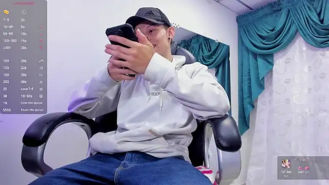 Matthew Boy  online show from 01.17.25