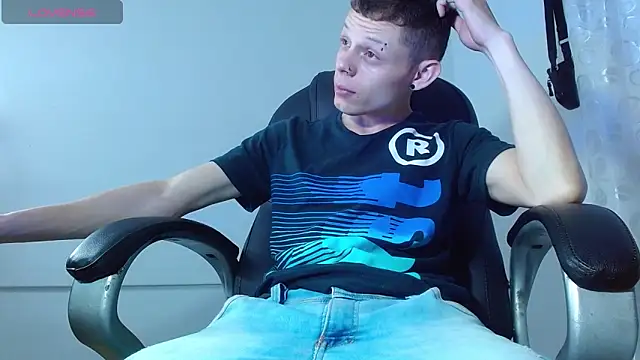 Matthew Boy  online show from 02.20.25