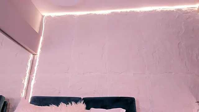 CailynBrowm online show from 04.17.26