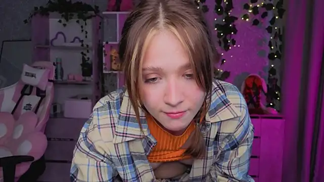 luna cross online show from 04.11.26