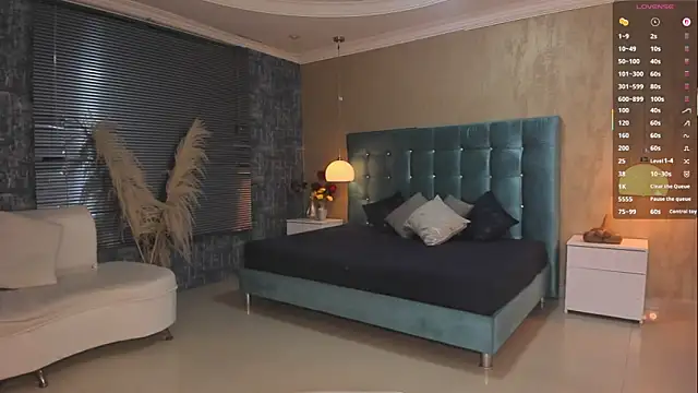 Snapshot of MelanieRioss chatting on 02.25.26 MelanieRioss online show from 02.25.26