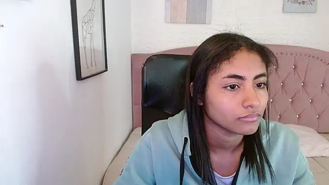 shaneelle online show from 10.24.25