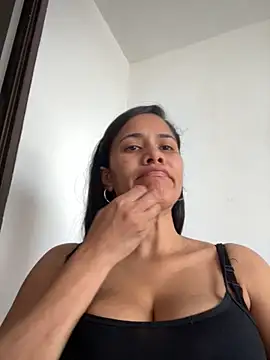 Snapshot of ambarsmith02 chatting on 11.02.25 ambarsmith02 online show from 11.02.25