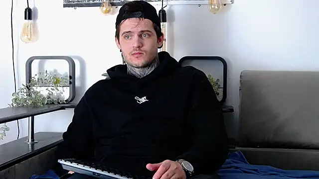 CarterCole online show from 03.03.25