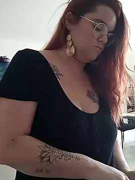 Snapshot of XXJulieXXhot chatting on 02.06.25 XXJulieXXhot online show from 02.06.25