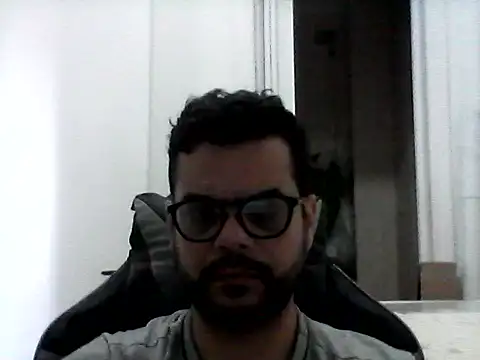 Snapshot of HornyBeachBoyBR chatting on 06.27.26 HornyBeachBoyBR online show from 06.27.26
