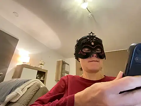 Marilou1983 online show from 02.12.25