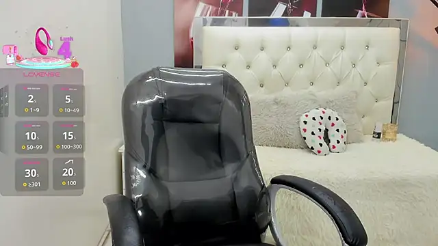 Snapshot of Noha_scott chatting on 04.18.26 Noha scott online show from 04.18.26