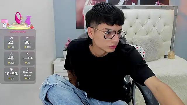 Snapshot of Noha_scott chatting on 04.25.26 Noha scott online show from 04.25.26