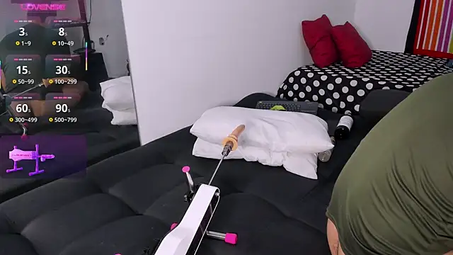 Snapshot of Jerry_woolley chatting on 12.20.25 Jerry woolley online show from 12.20.25