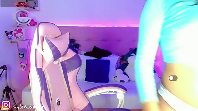 Kylie brokee online show from 01.28.25