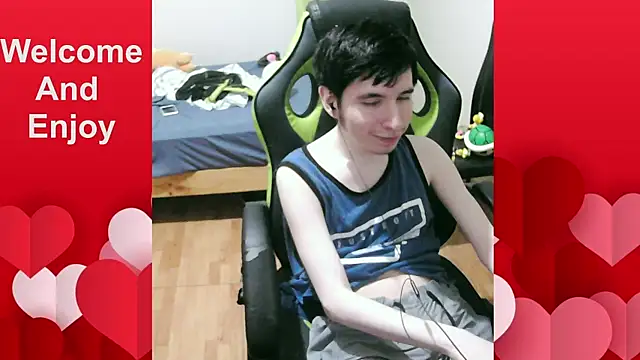 Snapshot of Twink_martinboy chatting on 04.10.26 Twink martinboy online show from 04.10.26