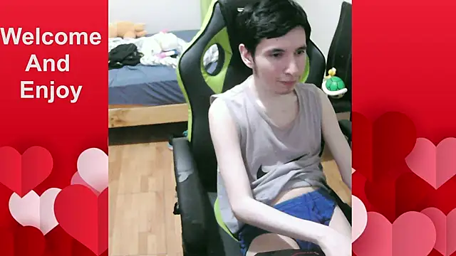Snapshot of Twink_martinboy chatting on 04.21.26 Twink martinboy online show from 04.21.26