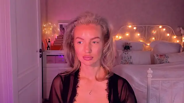 aestetick online show from 11.17.25