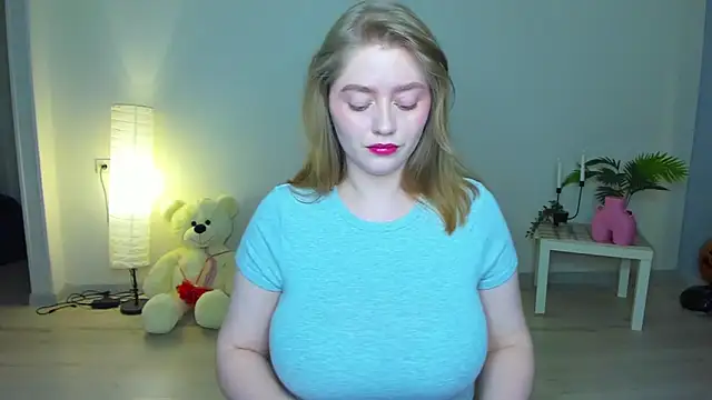 Snapshot of AidaPerry chatting on 11.27.25 AidaPerry online show from 11.27.25