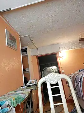 Snapshot of Papii97150 chatting on 10.22.25 Papii97150 online show from 10.22.25