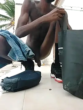 Snapshot of Papii97150 chatting on 10.27.25 Papii97150 online show from 10.27.25