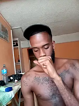 Snapshot of Papii97150 chatting on 10.30.25 Papii97150 online show from 10.30.25