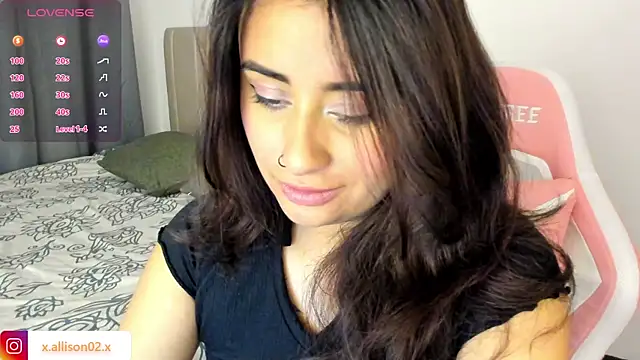 Snapshot of x_allison chatting on 01.14.25 x allison online show from 01.14.25