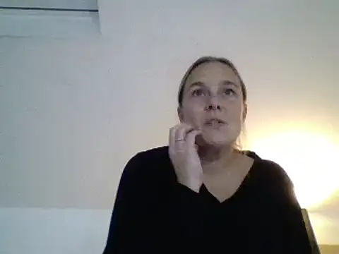 Snapshot of scrummymummy2 chatting on 12.02.25 scrummymummy2 online show from 12.02.25