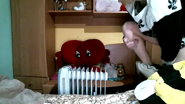 Snapshot of DennisXCaroll chatting on 01.14.25 DennisXCaroll online show from 01.14.25