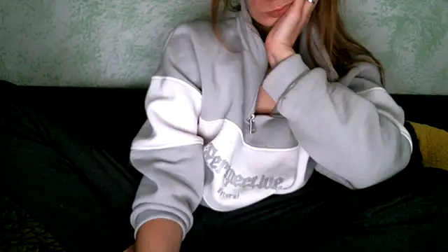 Snapshot of DennisXCaroll chatting on 02.15.25 DennisXCaroll online show from 02.15.25