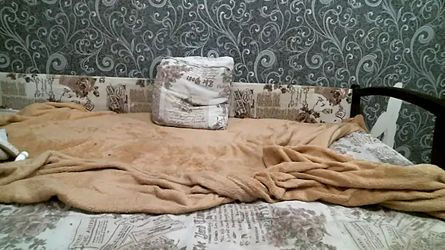 Snapshot of DennisXCaroll chatting on 02.19.25 DennisXCaroll online show from 02.19.25