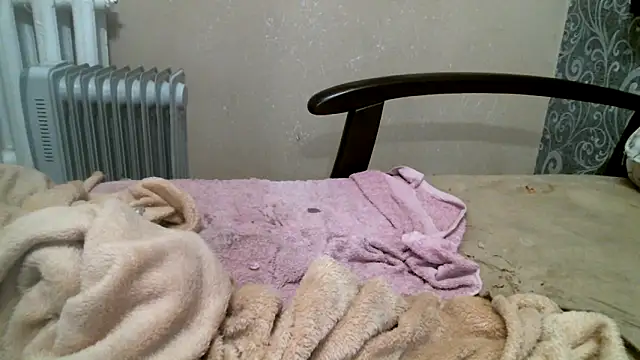 Snapshot of DennisXCaroll chatting on 03.05.25 DennisXCaroll online show from 03.05.25