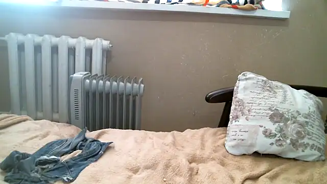 Snapshot of DennisXCaroll chatting on 03.06.25 DennisXCaroll online show from 03.06.25