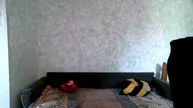 Snapshot of DennisXCaroll chatting on 03.20.25 DennisXCaroll online show from 03.20.25