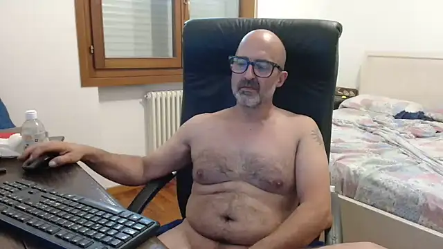 Snapshot of newsimo74 chatting on 06.23.26 newsimo74 online show from 06.23.26
