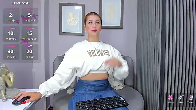 Nahiajhonson  online show from 01.13.25