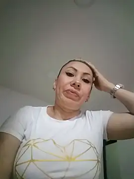 coral smitth online show from 10.22.25