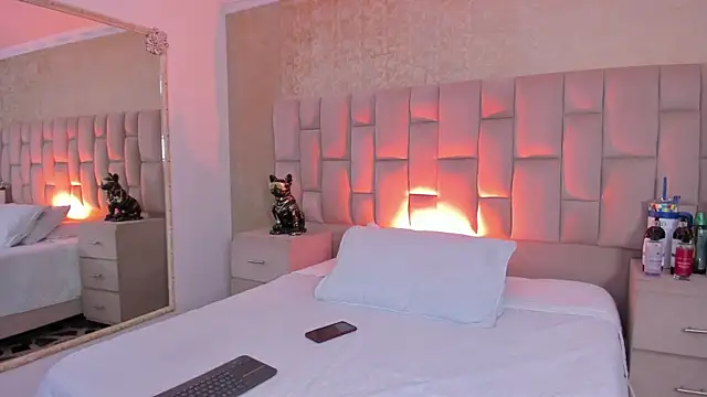 EmmaTorres  online show from 10.29.25