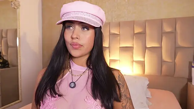 EmmaTorres  online show from 11.22.25