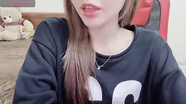 Snapshot of TrinhH_Nabbi chatting on 12.12.24 TrinhH Nabbi online show from 12.12.24