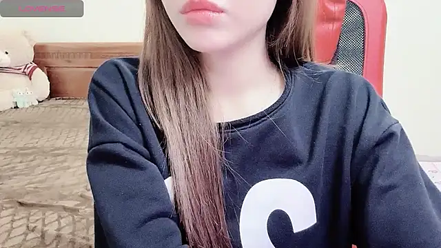 Snapshot of TrinhH_Nabbi chatting on 12.15.24 TrinhH Nabbi online show from 12.15.24