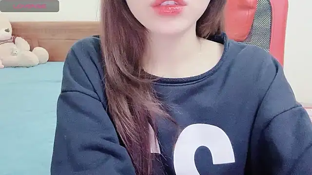 Snapshot of TrinhH_Nabbi chatting on 01.06.25 TrinhH Nabbi online show from 01.06.25