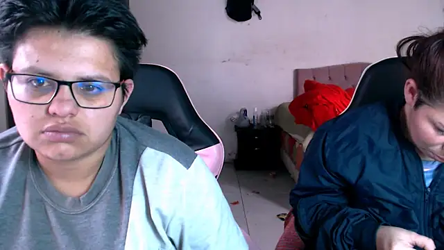 Snapshot of tatsumi_nao chatting on 12.04.25 tatsumi nao online show from 12.04.25