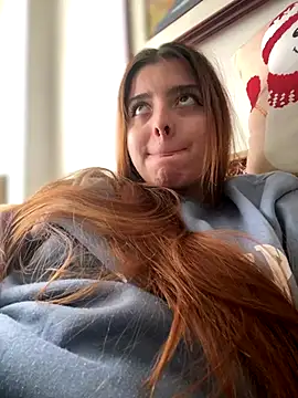 Snapshot of Cloew_Marz chatting on 12.18.25 Cloew Marz online show from 12.18.25