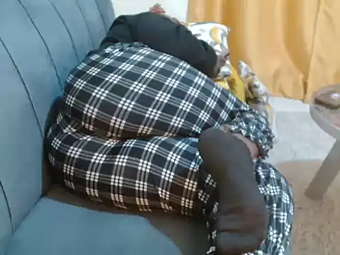 Snapshot of leslysexygirl chatting on 11.24.25 leslysexygirl online show from 11.24.25