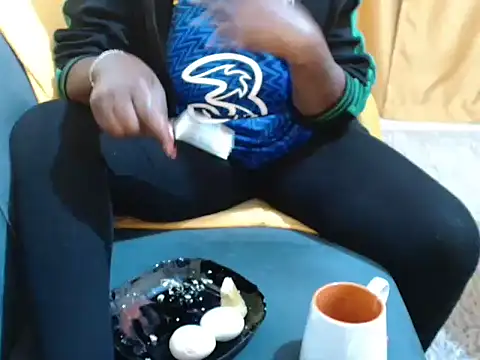 Snapshot of leslysexygirl chatting on 02.27.26 leslysexygirl online show from 02.27.26