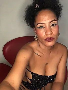 Snapshot of AdelaHaneix chatting on 01.12.25 AdelaHaneix online show from 01.12.25