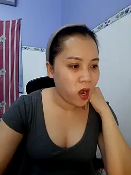 Snapshot of Benlla2802 chatting on 12.12.24 Benlla2802 online show from 12.12.24