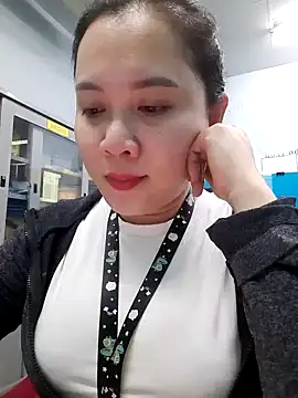 Snapshot of Benlla2802 chatting on 12.13.24 Benlla2802 online show from 12.13.24