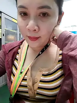 Snapshot of Benlla2802 chatting on 12.16.24 Benlla2802 online show from 12.16.24