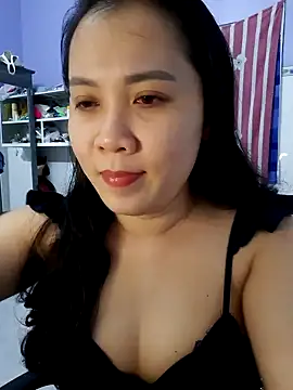 Snapshot of Benlla2802 chatting on 12.19.24 Benlla2802 online show from 12.19.24